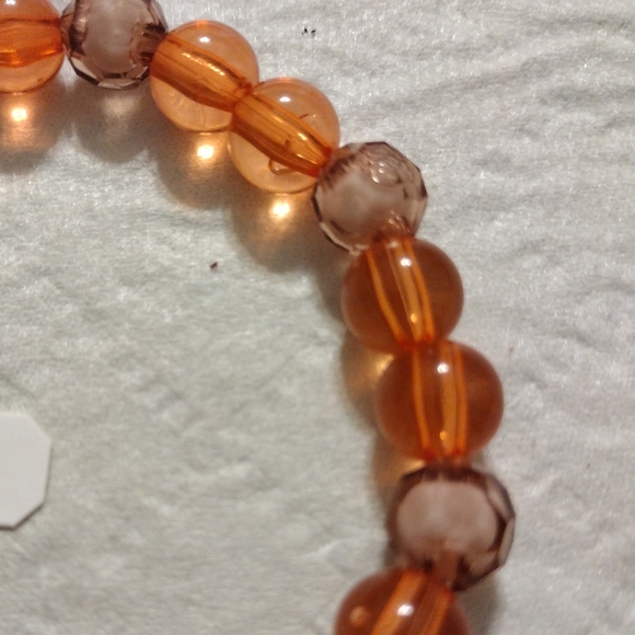 Artemis's Gems custom-made beaded bracelet with large red cracked stone gem - Picture 2 of 5